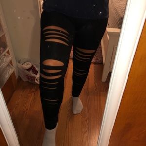 Ripped leggings